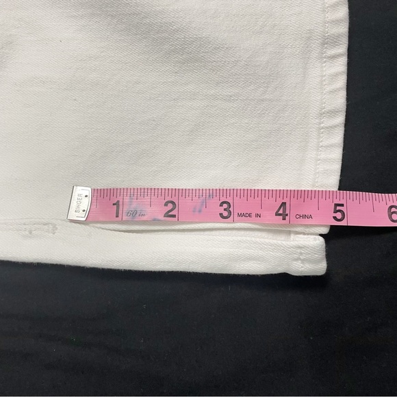 FRAME DENIM  “ Le Sylvie Crop”  with Split Hem Detail at Ankle  WHITE Size 26 - Picture 10 of 14